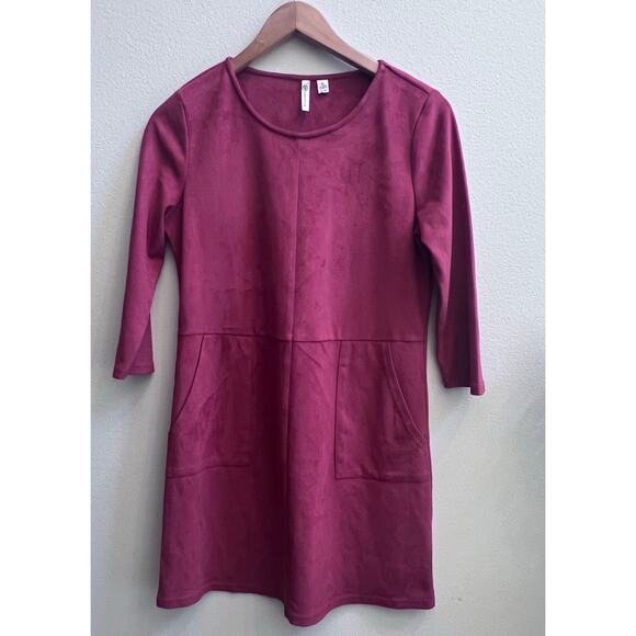 Versona Women's Red Faux Suede Shift Mini Dress Size Small - Picture 1 of 5